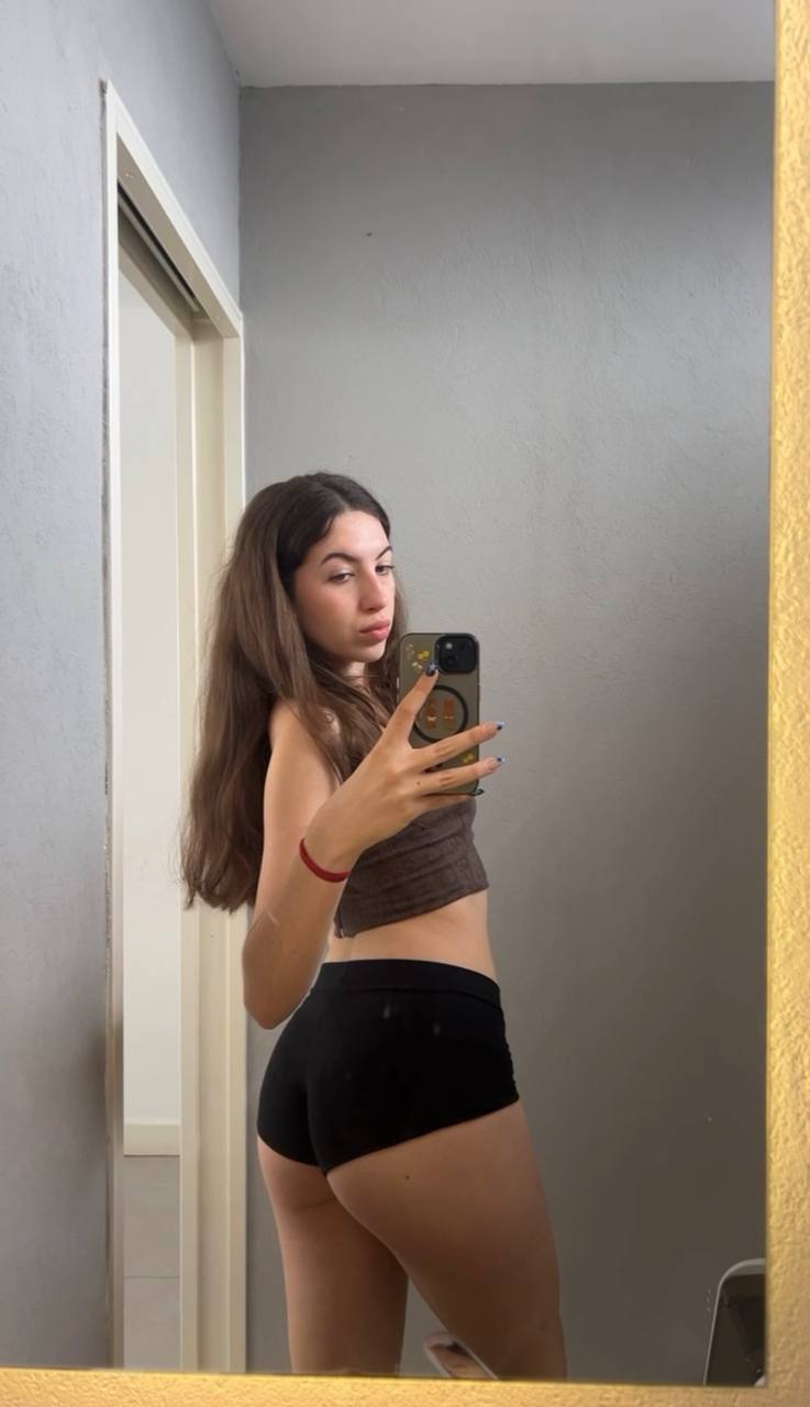 Amber in her underwear in Zaragoza