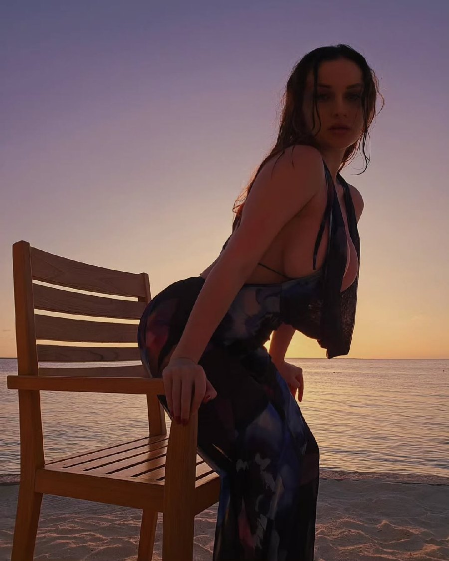 Sexy girl Miranda Faith nude in Zaragoza