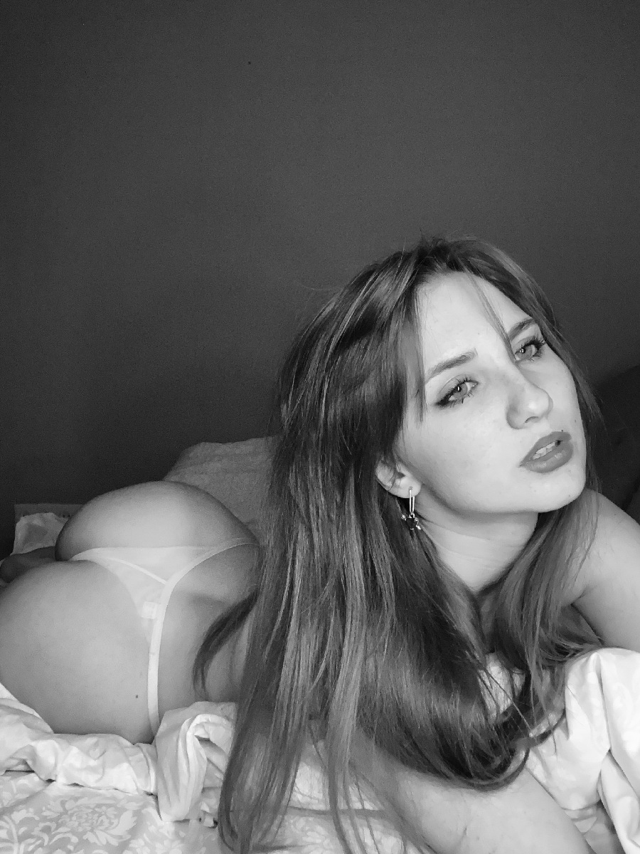 Take a pause and enjoy Nata nude — streaming from Zaragoza