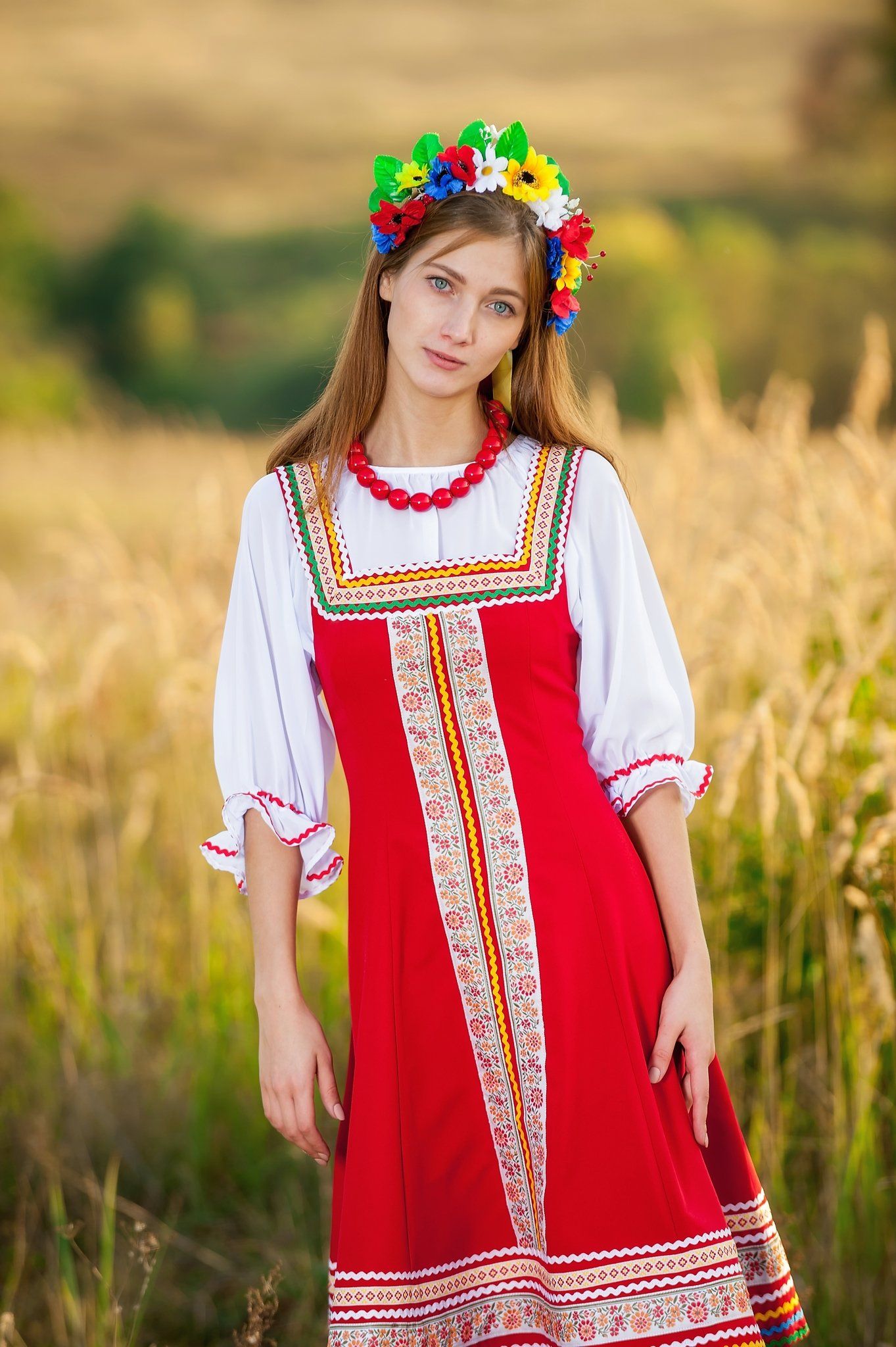 Women in Slavic costumes in Zaragoza